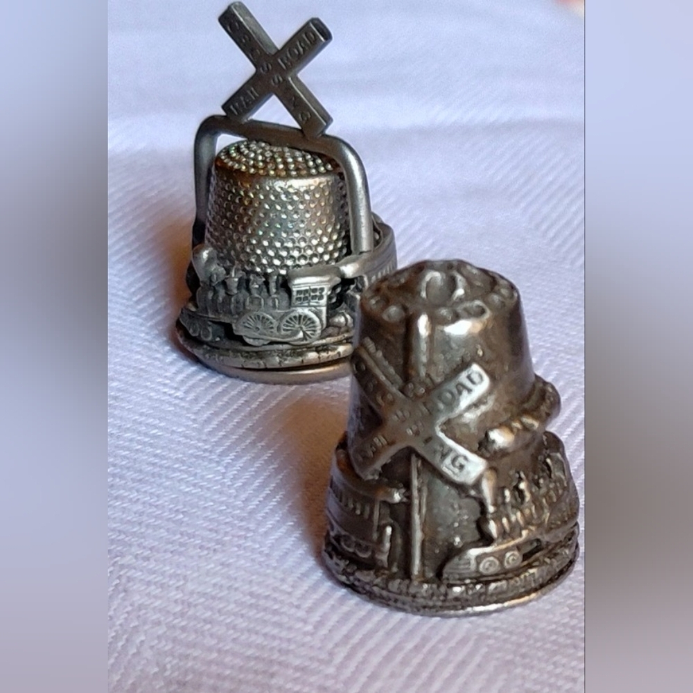 Vintage Nicholas Gish Pewter Railroad Themed Thimble, Signed Christmas Holiday